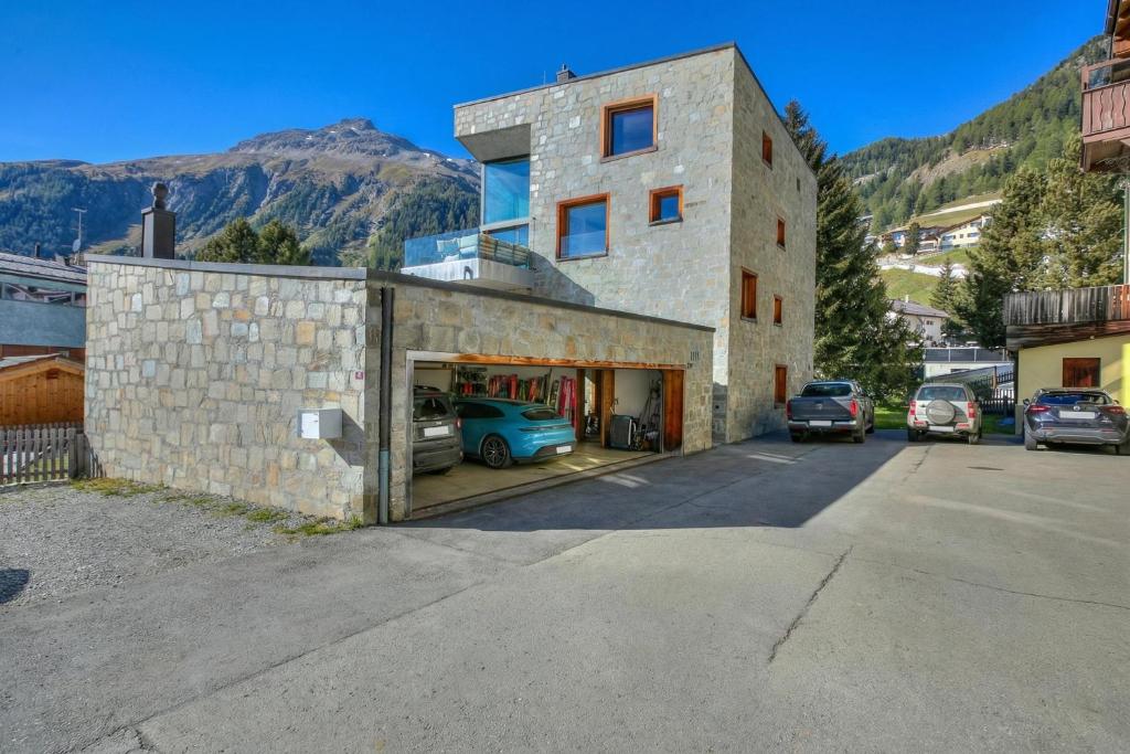 Boutique Chalet Moritz for 12 with Sauna - 3