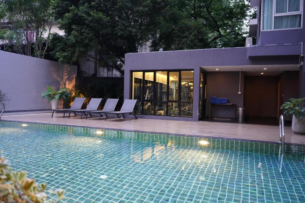 Swimming pool