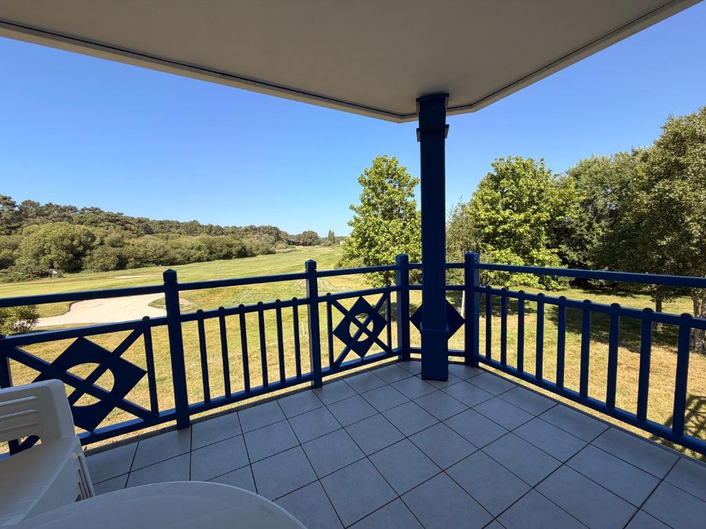 Vue sur golf et foret - 3