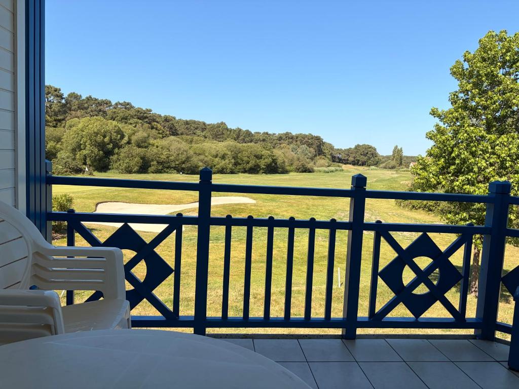 Vue sur golf et foret - 1