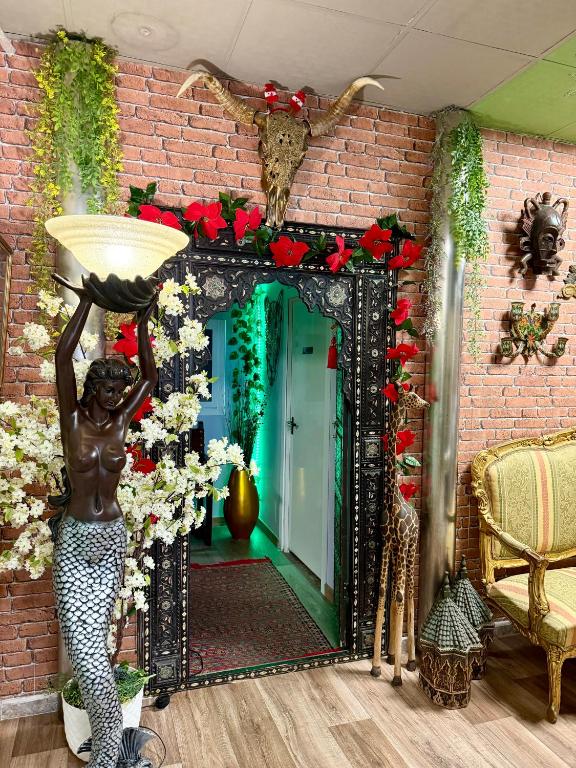 HOSTEL Pepper-Gold -STEP-FREE ENTRANCE -car- free Space-no nois-3 minutes from Port -BED ROOMS 8 GUEST 55 M2 AND 8 GUEST 65 M2 - 3