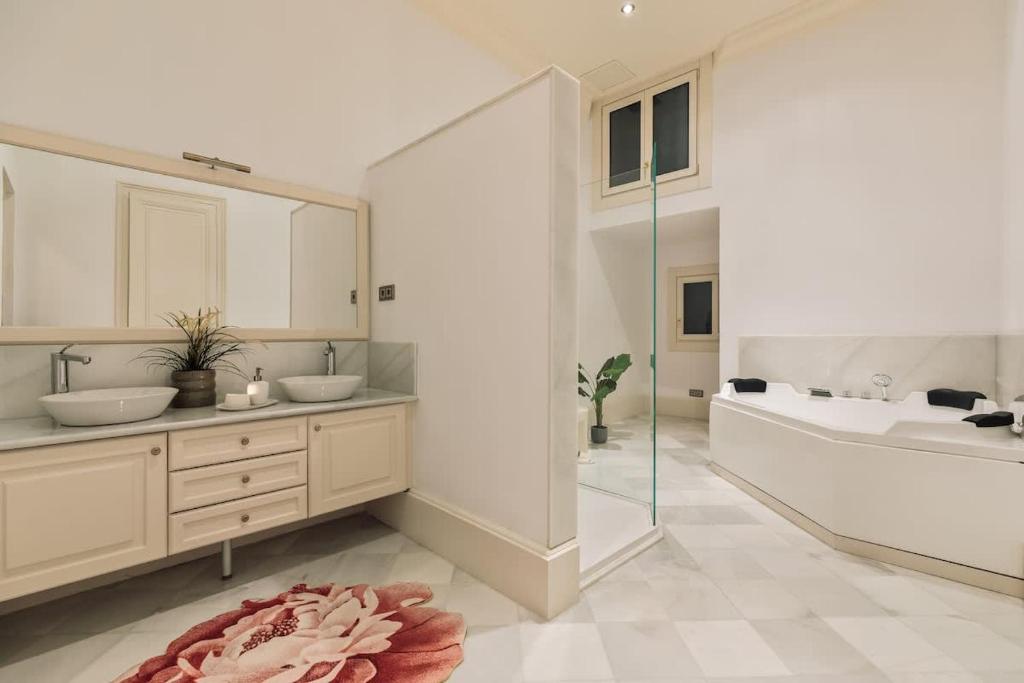 Magnificant Rambla Plaza View - Monthly Rental - 4