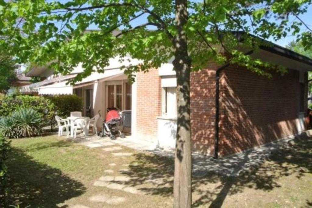 Lovely house with fenced garden and parking - 1