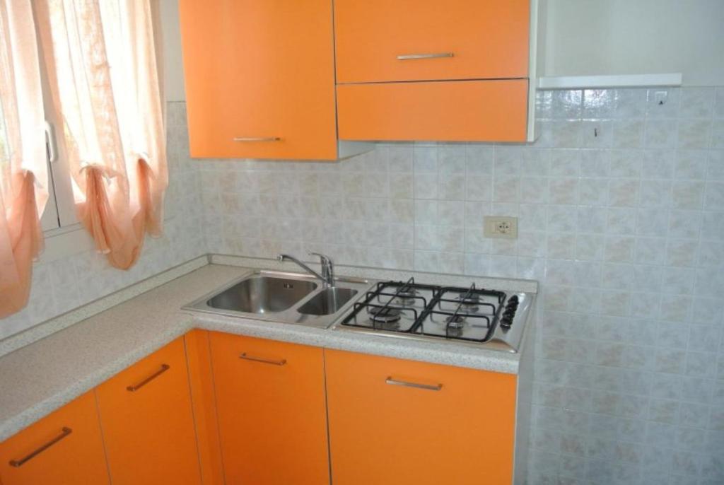 Lovely house with fenced garden and parking - 3
