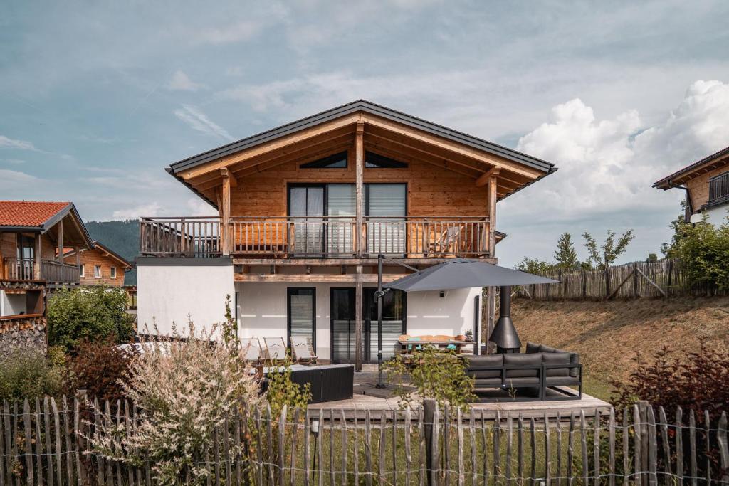 Chalet Charivari Inzell mit Whirlpool, Sauna & Garten - 1