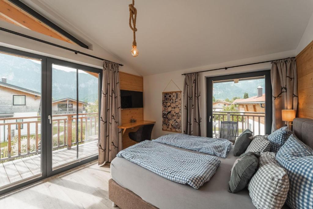 Chalet Charivari Inzell mit Whirlpool, Sauna & Garten - 3