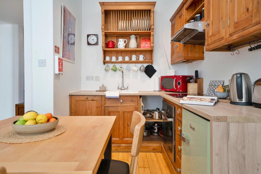 Cottage-Style Flat by Leith Links, Edinburgh photo 6