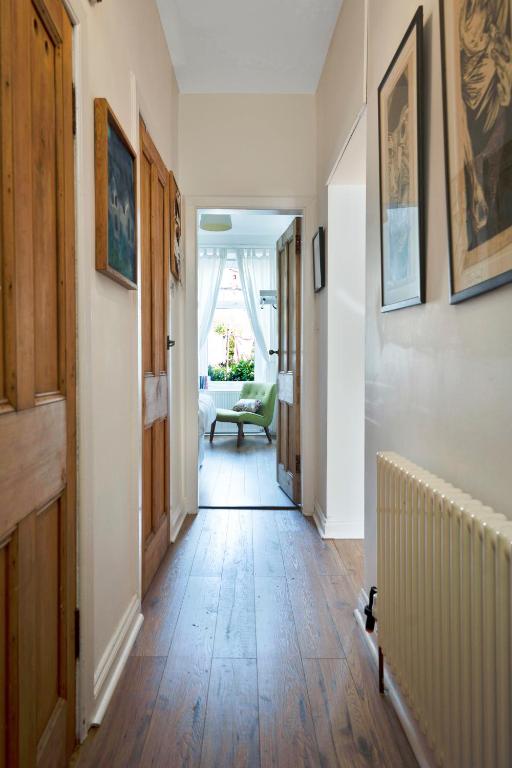 Cottage-Style Flat by Leith Links, Edinburgh photo 3