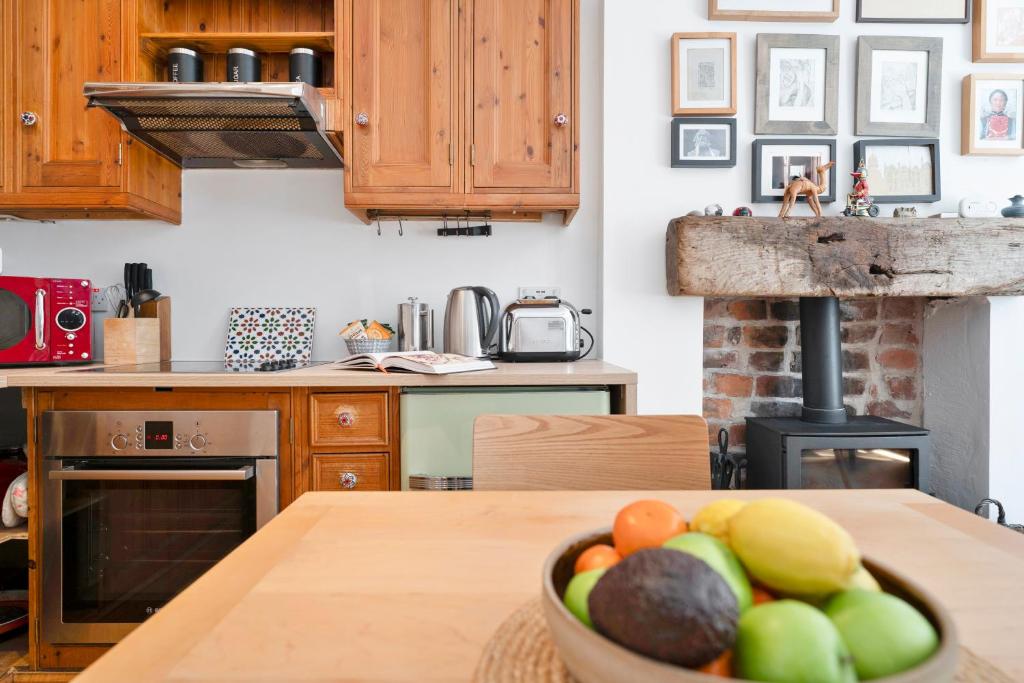Cottage-Style Flat by Leith Links, Edinburgh photo 4