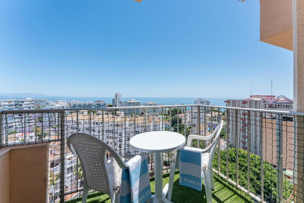 Sunny Studio with Sea Views in Central Benalmádena - Pass the Keys - 4