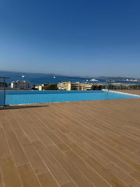 Luxurious studio - Pool with sea view - 2