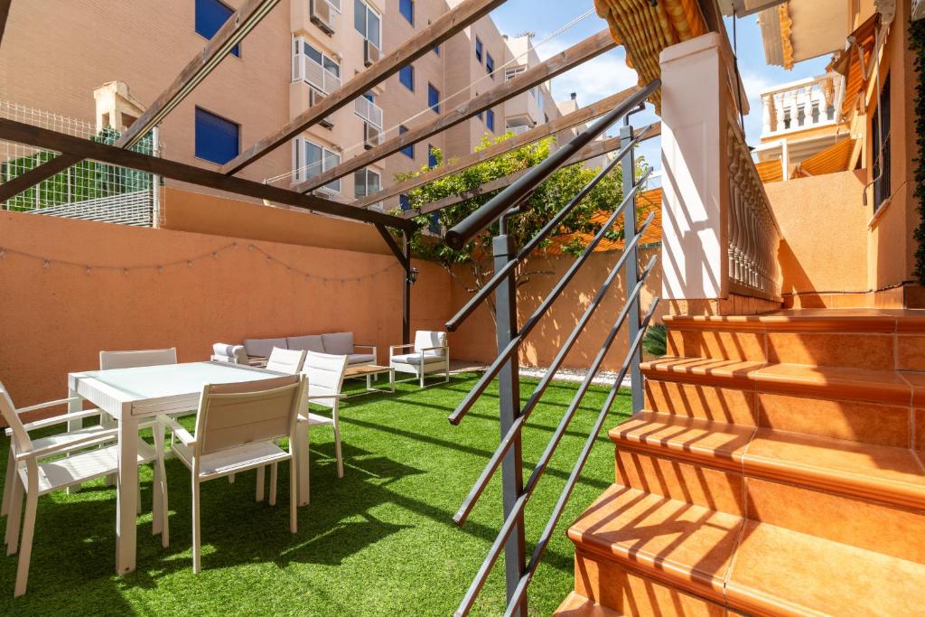 Global Vacacional, planta baja con gran terraza y urbanizacion con piscina - 2