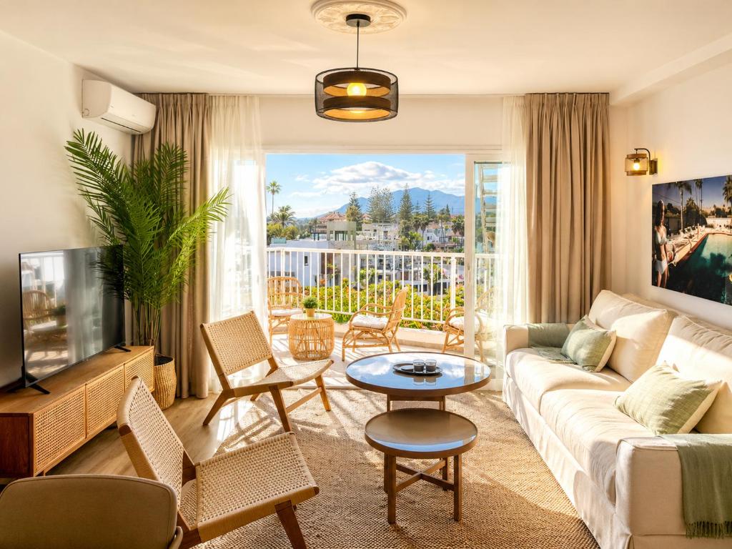 Ocean Living Puerto Banus -Beachside Terrace EaW Homes - 1