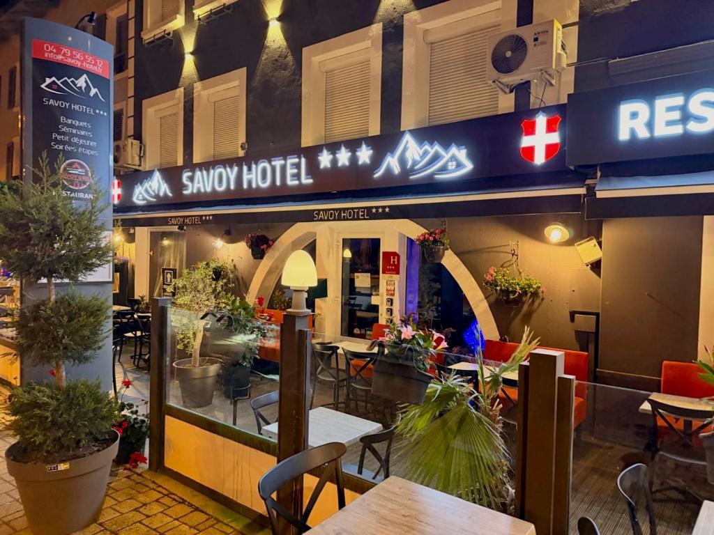 Savoy Hotel & Restaurant - 3