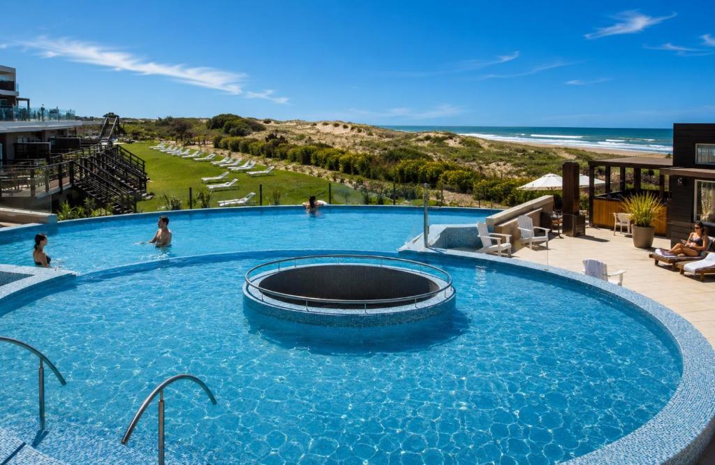 Linda Bay Premium Resort - 1