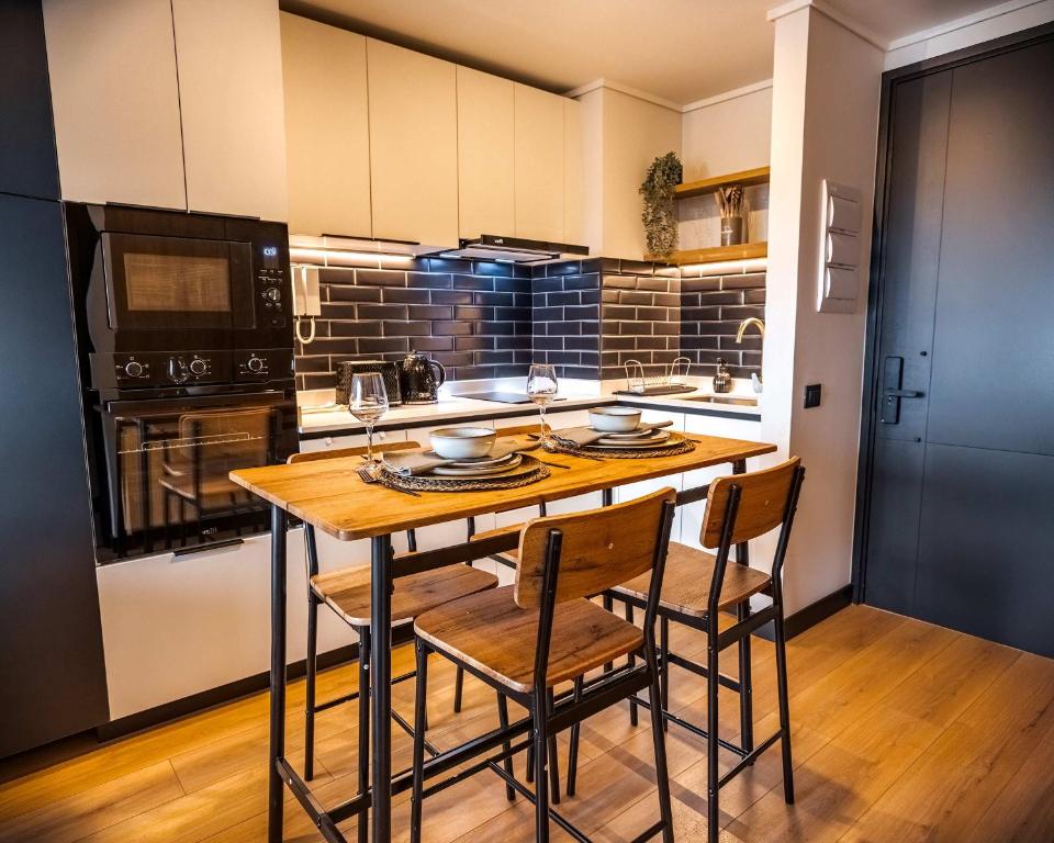 Chic 1BR in Nunoa Cozy Balcony Pool Access - 1
