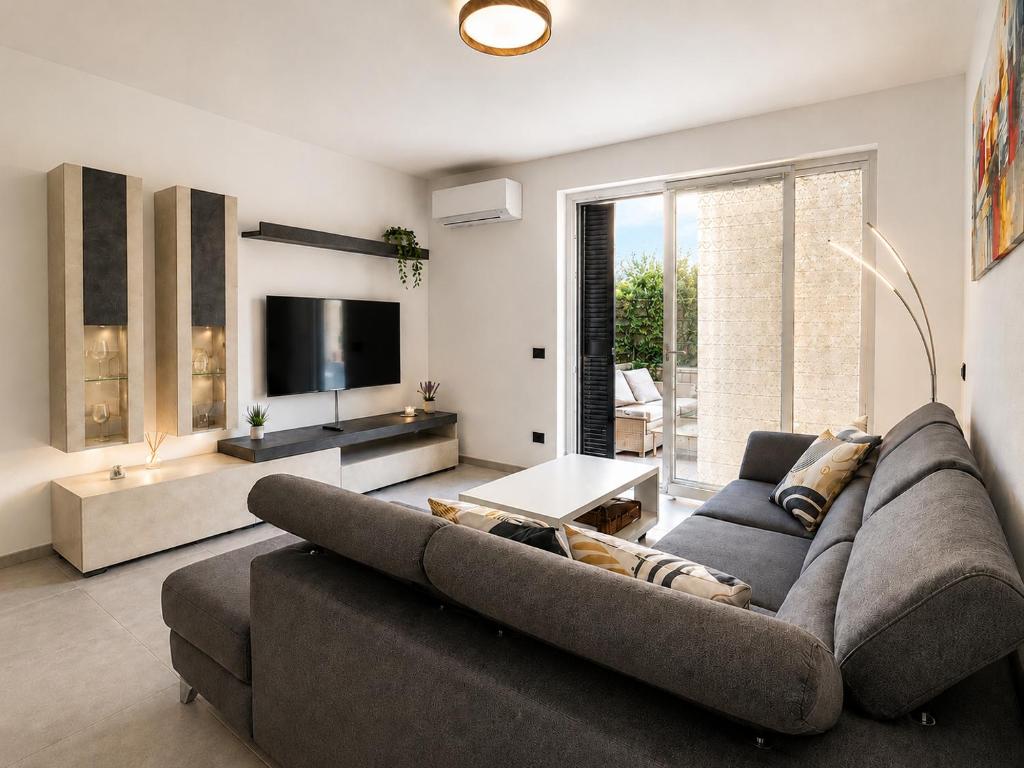 Villa Smeraldo, Spacious Comfort Villa on Lake Como with Garden, Garage & AC - 4