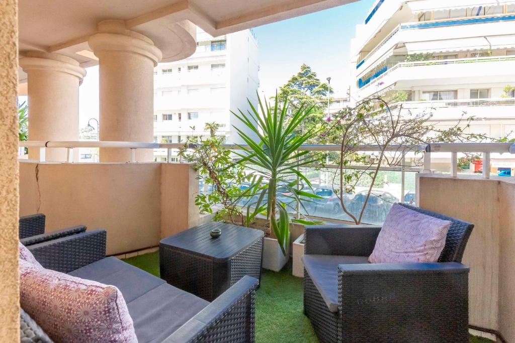 F4 climatisé avec 3 chambres et terrasse proche plages - 2