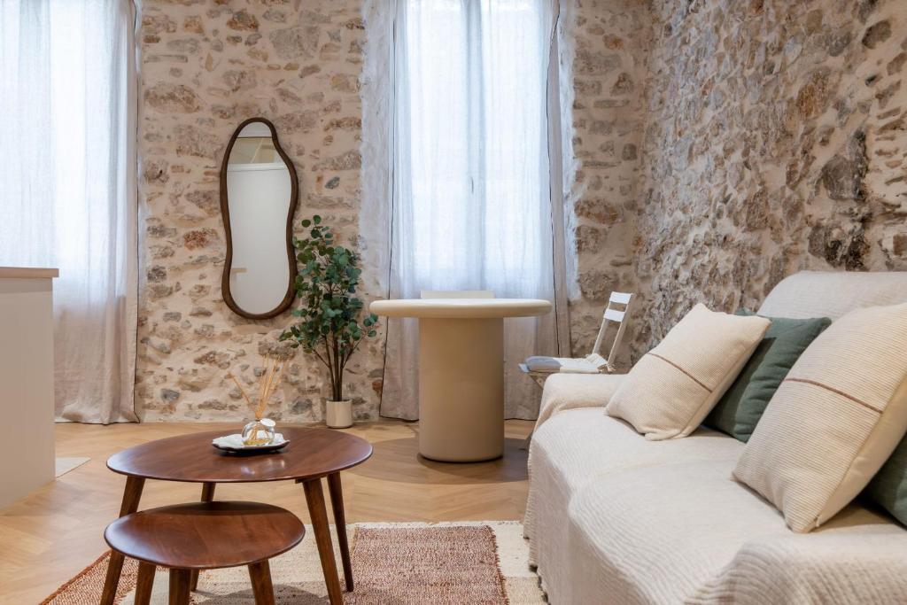 Charming AC apartment in Antibes Old Town walk everywhere - 4