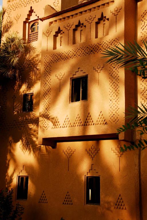1. Maison d..