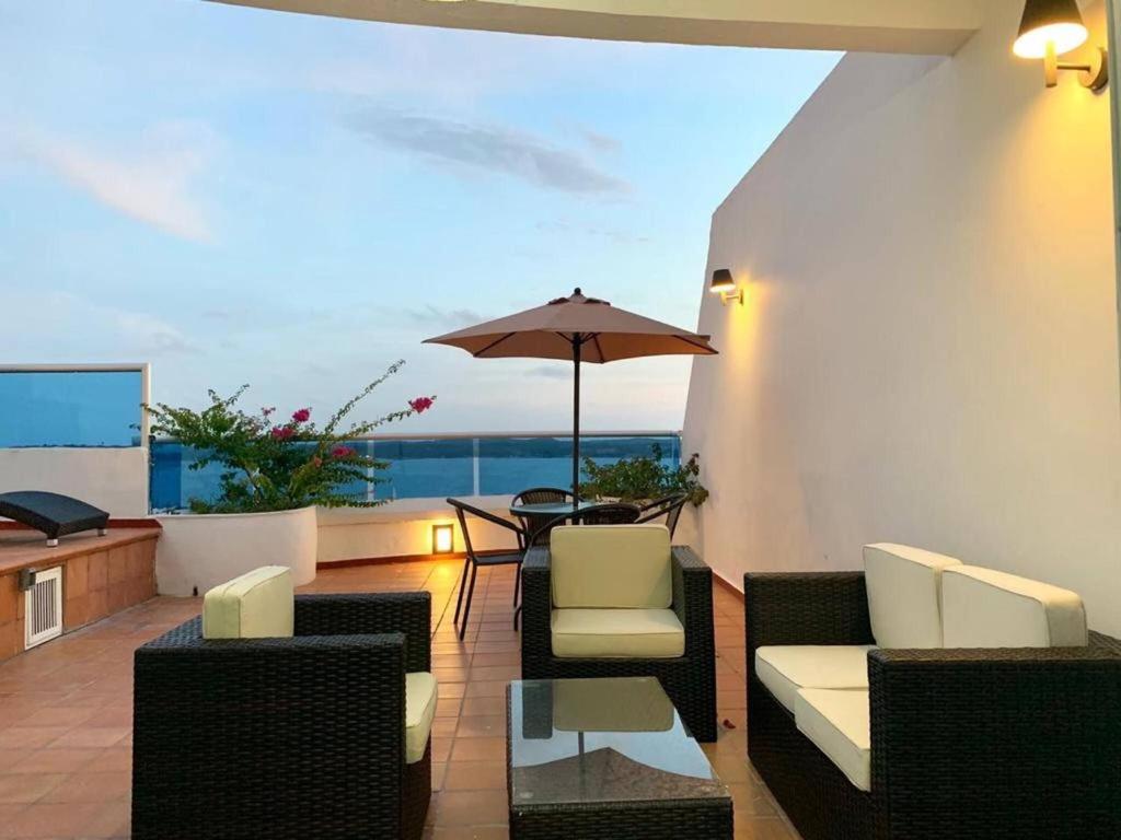 Duplex penthouse with private jacuzzi - 4