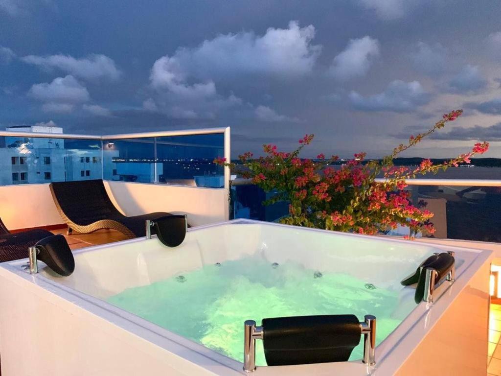 Duplex penthouse with private jacuzzi - 1