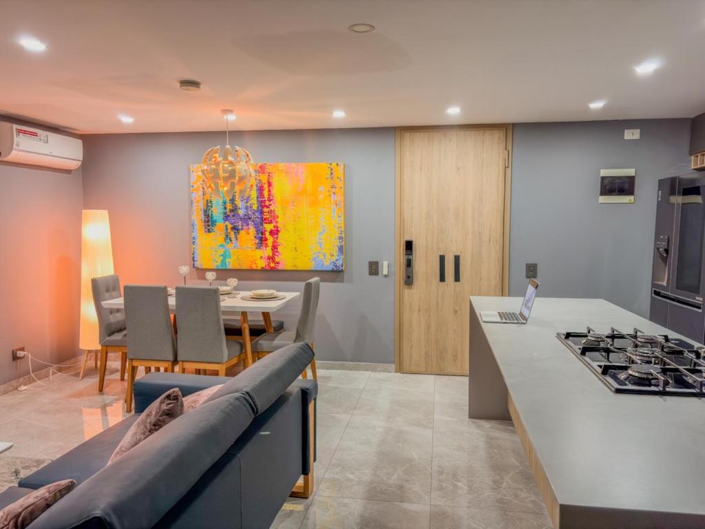 3br apt AC with pool gym sauna, Bbq 10 min Poblado - 2
