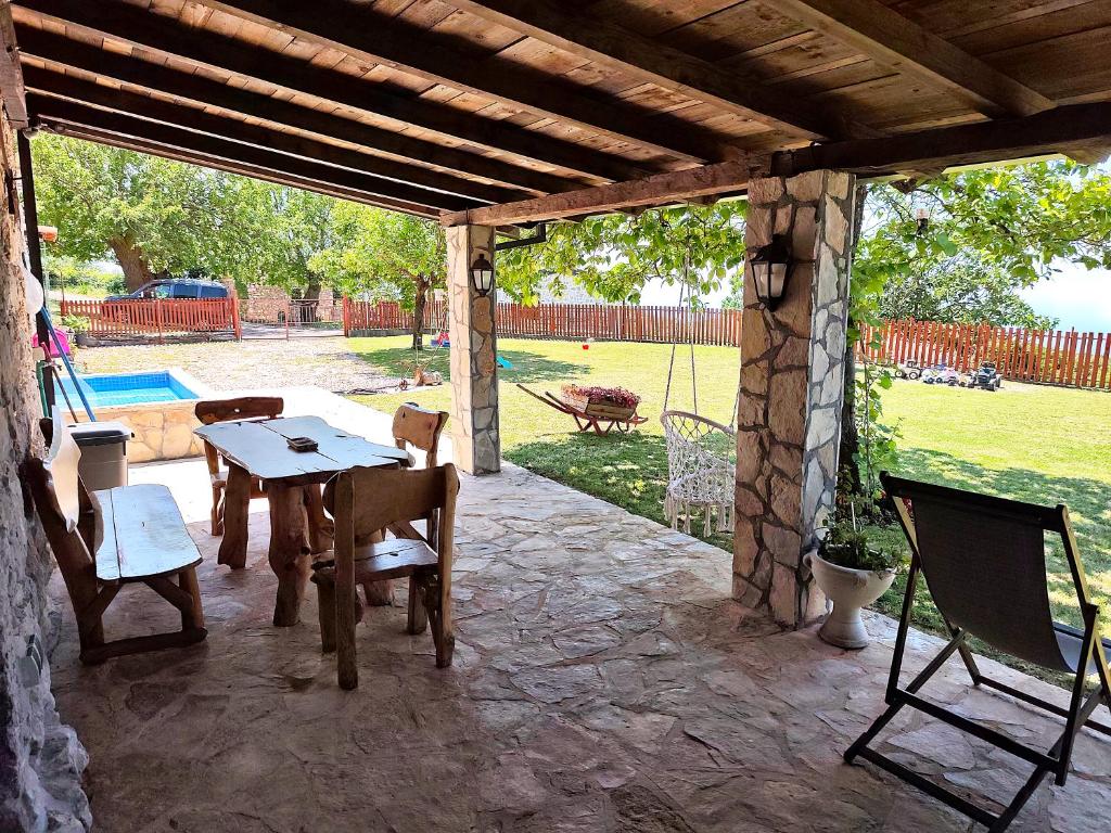 Old stone house with swimming pool Etno House Perazic - 3