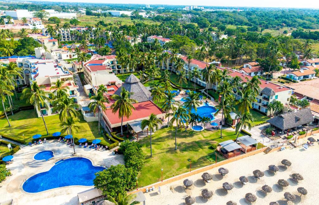 Grand Decameron Complex Bucerias, A Trademark All-Inclusive Resort - 2