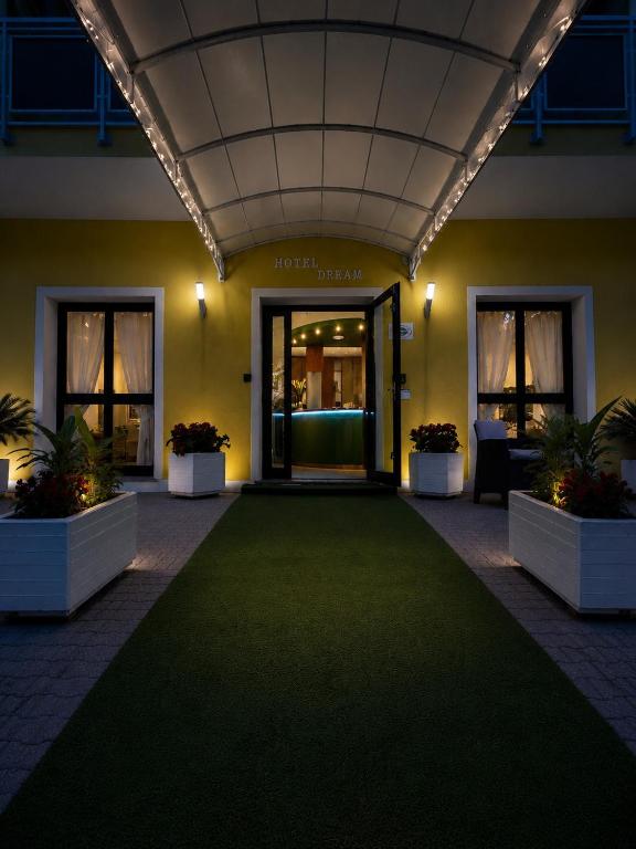 Hotel Dream - 2