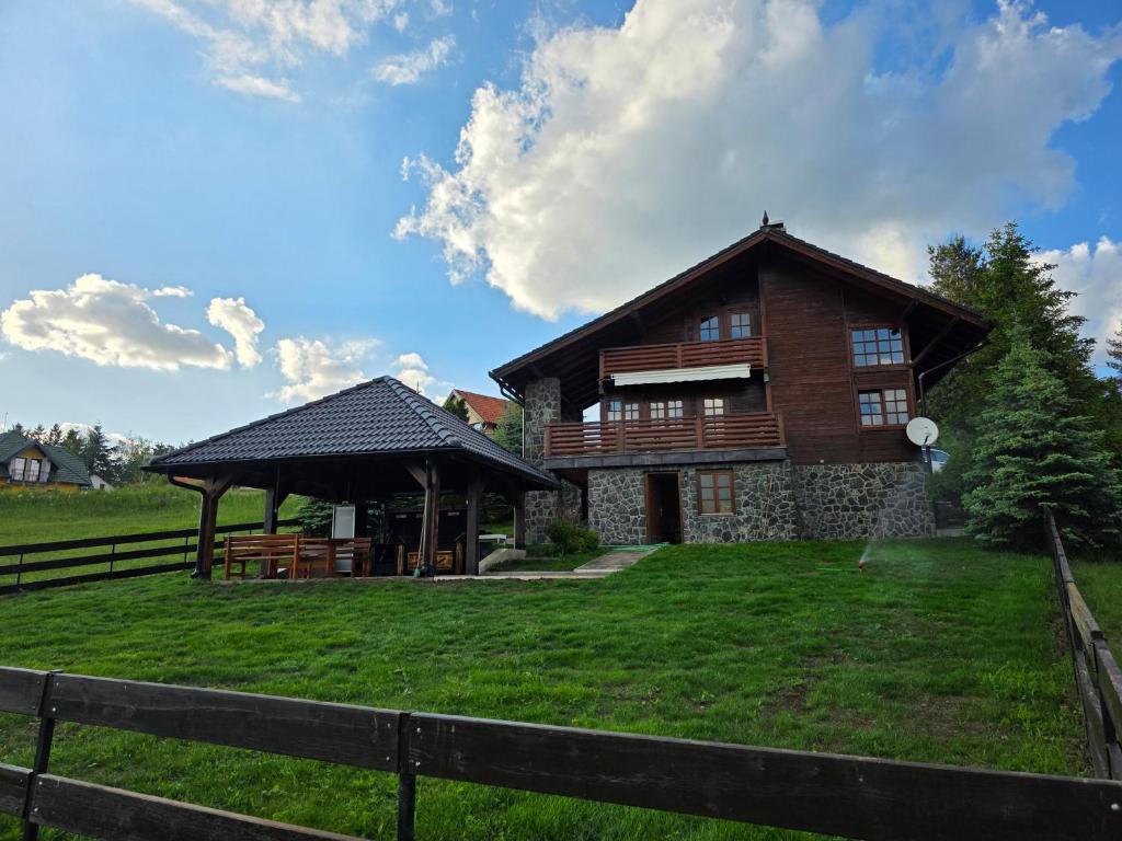 Pine Valley House - 2