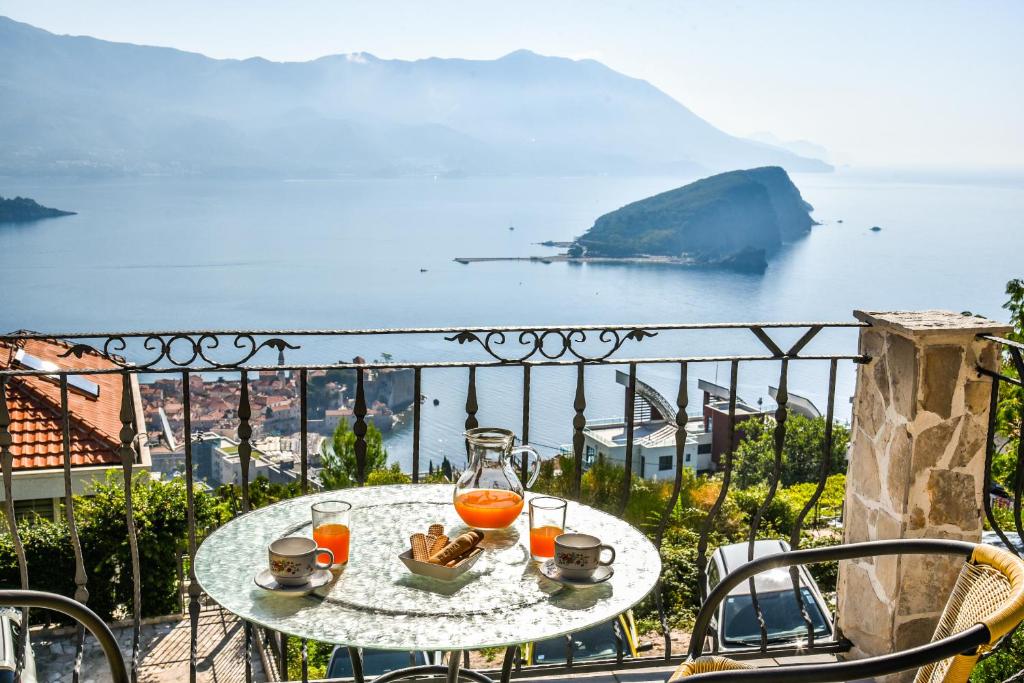 Studios Kalina — Hotel in Budva