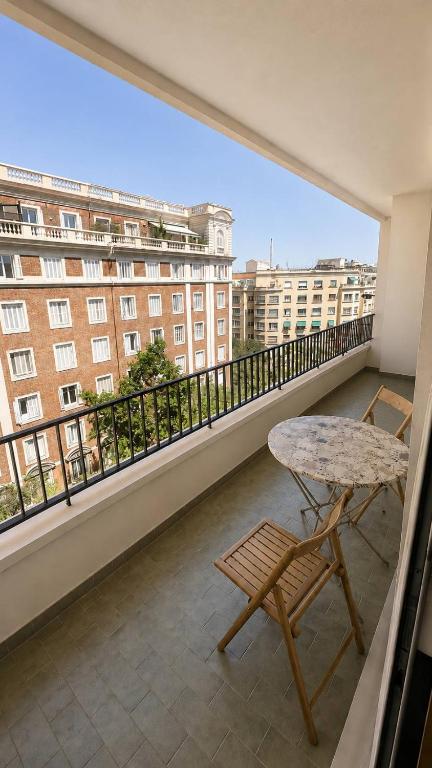 4 Bedrooms Apartment in Center - 2