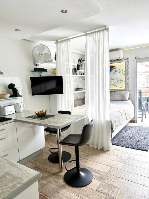 Plaza del Charco, Apartment with Pool, fast Wi-Fi and Views - 1