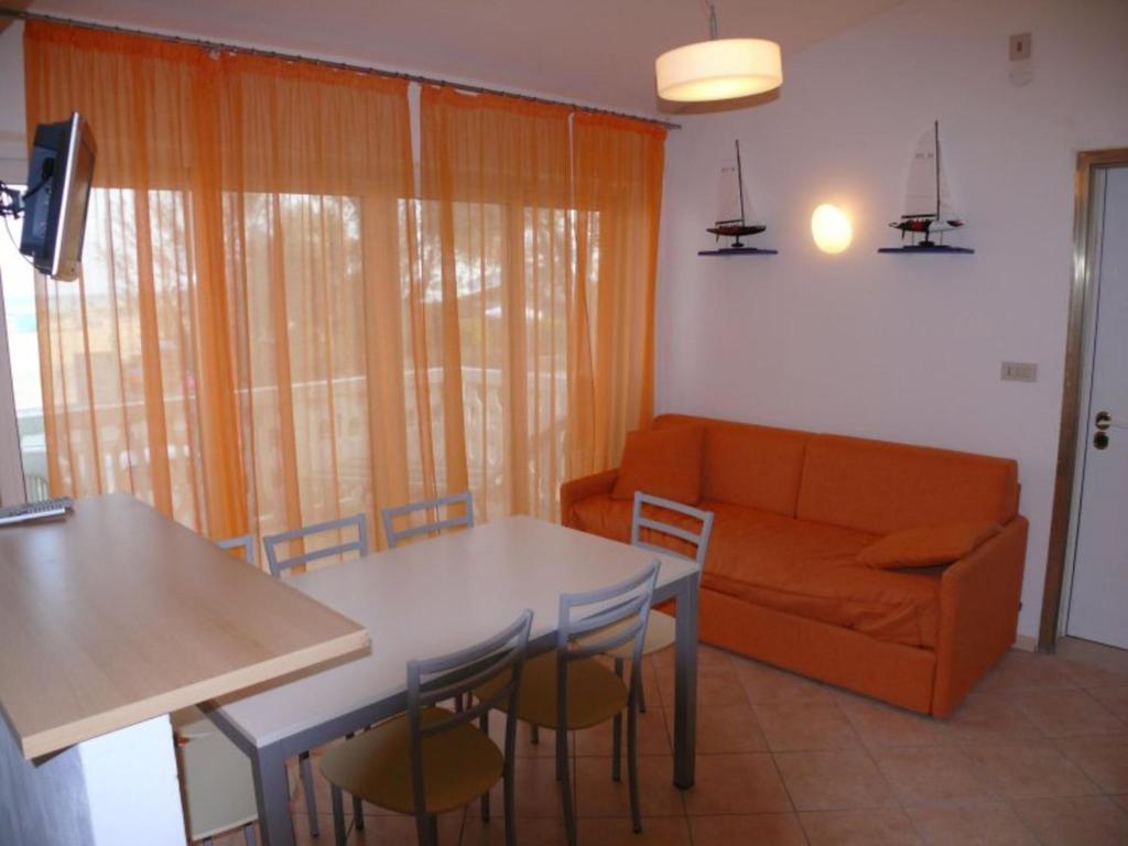 Beachfront apartment with stunning ocean views - 3