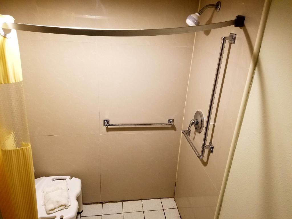 Days Inn by Wyndham Batavia Darien Lake Theme Park photo