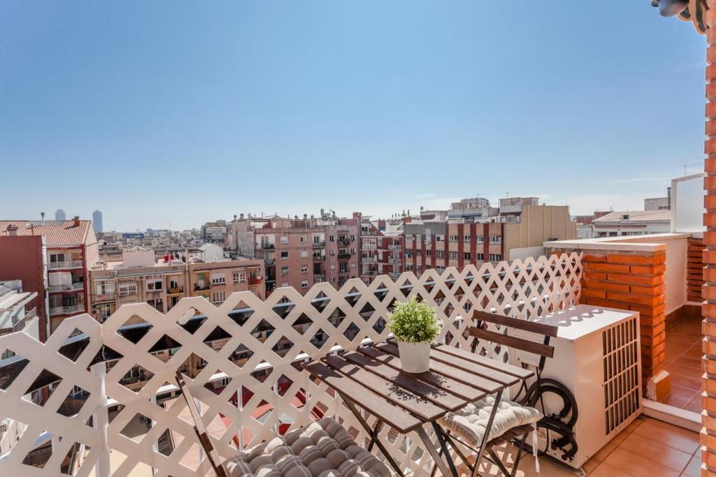 Apartment with Terrace near Sagrada Familia - 1