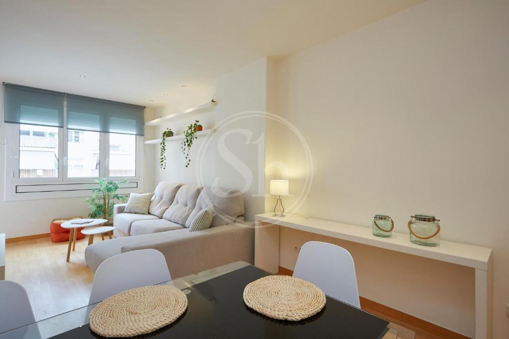 Barcelona Family Apartment by Diagonal - Francesc Macià - 4