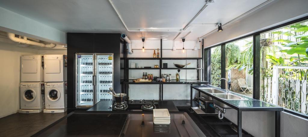 Shared lounge/TV area