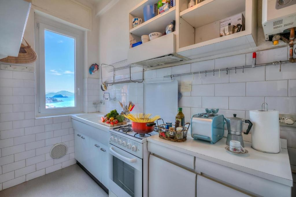 Simply Romantic Sea View - Happy Rentals - 4