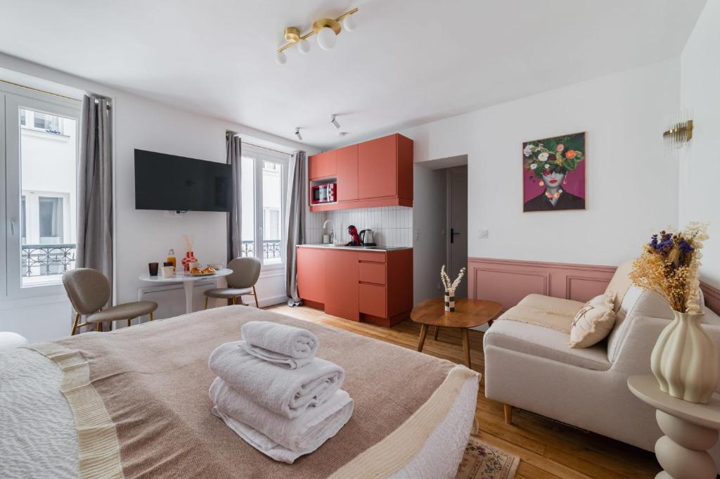 Grand studio refait a neuf Paris 16 - 4P - 3