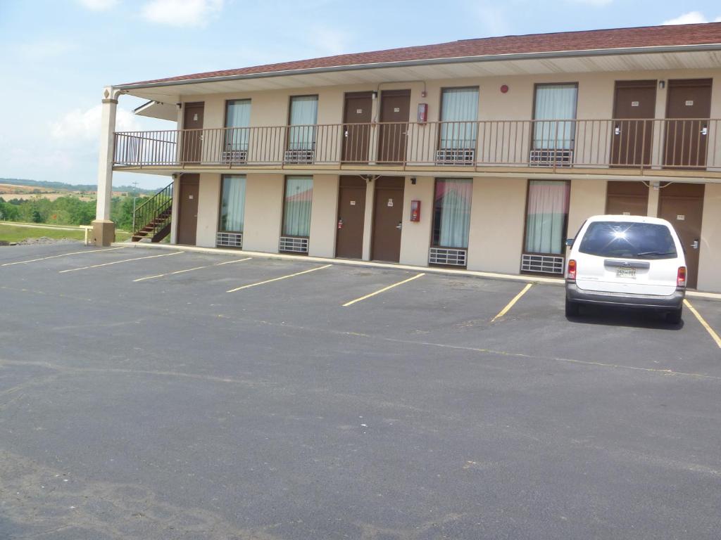 Parkway Inn Photo 22