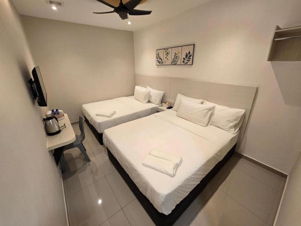 Seven Days Hotel @B3