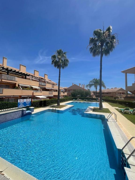 Holiday 2BR Apartment in Elviria, Marbella - 3