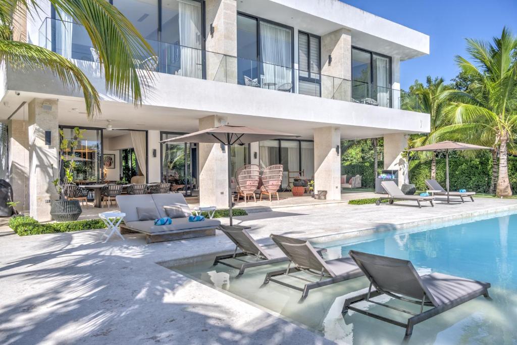 Villa Azure Haven - 2