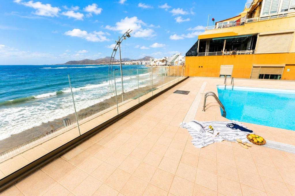 Loft de lujo en primera linea de playa con piscina - 1