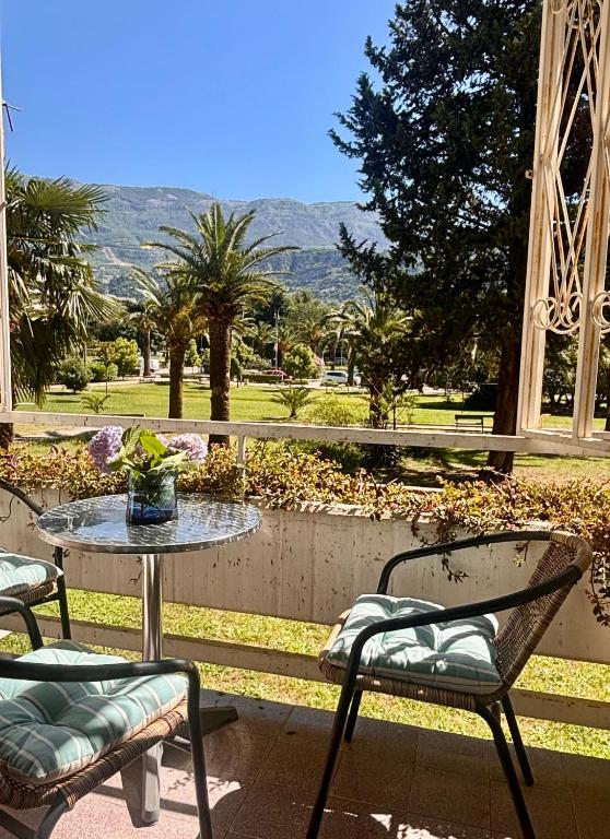 Two Bedroom Apartment near Slovenska Beach - 1