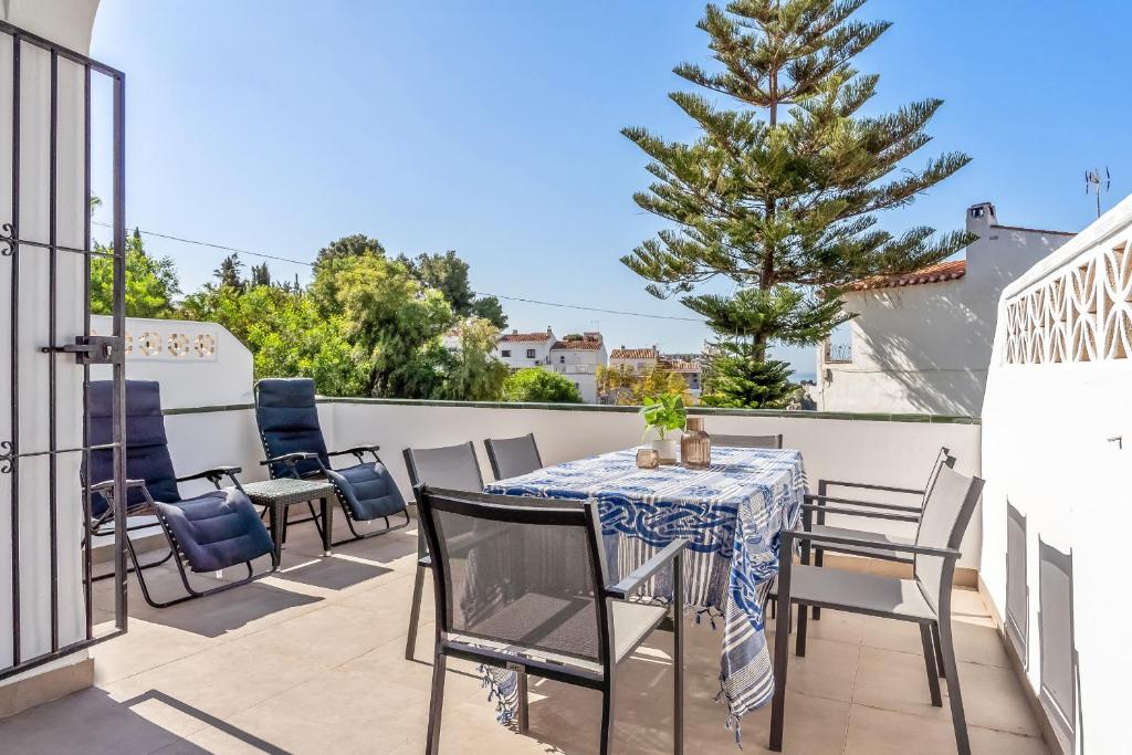 Sunny Townhouse with Terrace in Nerja - 1