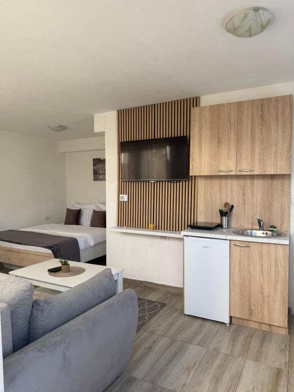 Lux Studio Apartments - 2