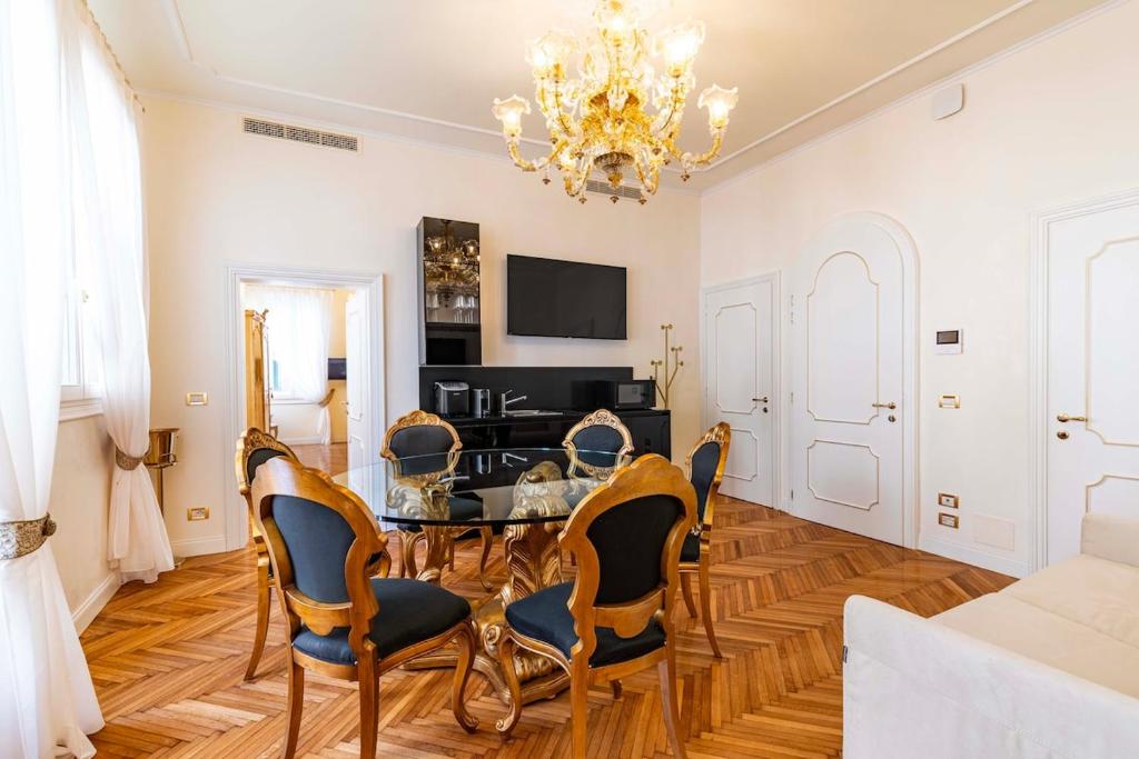 Ca' Cesare Venetian Apartment with Garden - 4